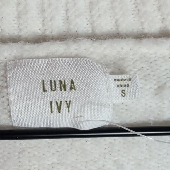 Luna + Ivy Cardigan Sweater Women’s S Ivory Cream 3D Bow Applique Cropped Knit - Picture 3 of 15